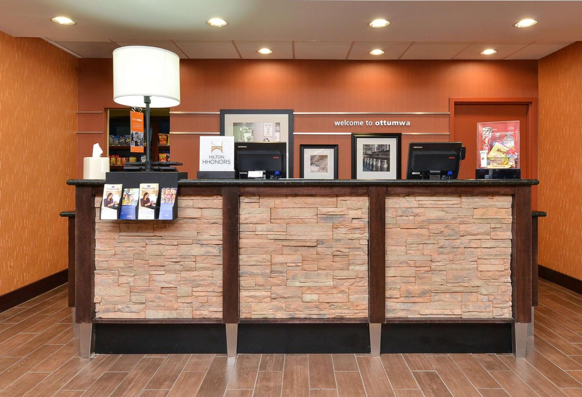 Hampton Inn Ottumwa Exteriör bild
